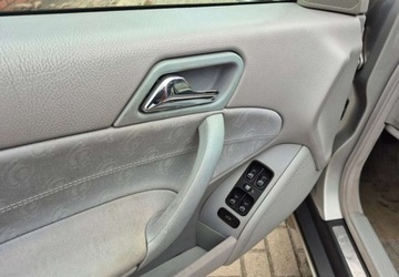 Mercedes Klasa C W203 Sedan W203 1.8 (C 180 Kompressor) 143KM 2002 Mercedes-Benz Klasa C Mercedes-Benz Klasa C 180 Kompressor Classic 1.8, zdjęcie 12