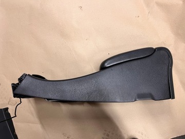 MERCEDES W203 КУПЕ ТУННЕЛЬ ПОДЛОКОТНИКА E037611021