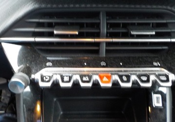 Peugeot 2008 II SUV 1.2 PureTech 100KM 2023 Peugeot 2008 Okazja 1.2 Benzyna 101KM, zdjęcie 33