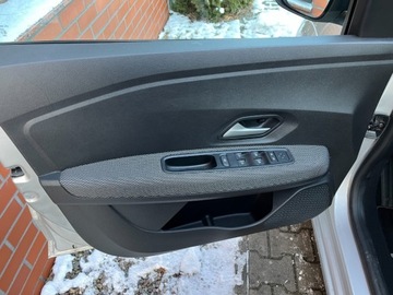 Dacia Sandero III Hatchback 5d 1.0 TCe 90KM 2023 Dacia Sandero 1.0 benzyna 91 KM zarej w PL przebieg 8458 km mozliwa za, zdjęcie 17