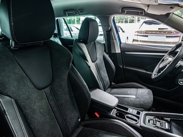 Skoda Octavia IV Liftback 1.5 TSI EVO 150KM 2024 SKODA Octavia Selection 1.5 TSI mHEV DSG Combi 150KM 2024, zdjęcie 4