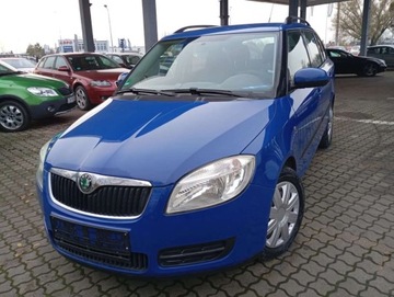 Skoda Fabia II Kombi 1.2 70KM 2008 Skoda Fabia 1.2 Combi PROSTA benzyna KLIMATYZACJA 157 tys. przebiegu 1.2