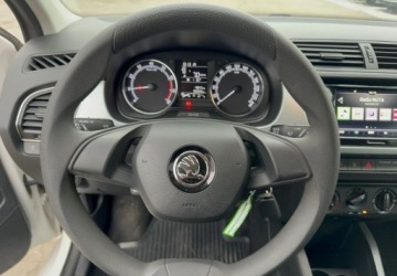 Skoda Fabia III Kombi Facelifting 1.0 TSI 95KM 2021 Skoda Fabia 1.0 TSI 95 KM 5 bieg. manaul Ambition Benzyna 95KM, zdjęcie 12