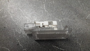 8E0947101 LAMPA OSVĚTLENÍ INTERIÉR AUDI A8 D3