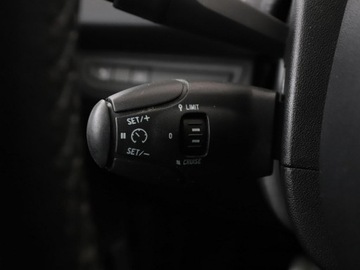 Peugeot 2008 I SUV Facelifting 1.2 PureTech 110KM 2017 Peugeot 2008 1.2 Automat Crossway Panorama Navi, zdjęcie 30