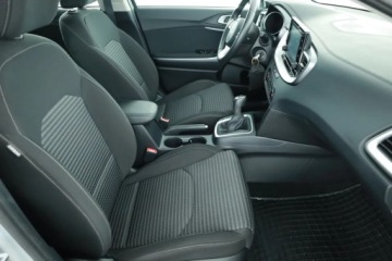 Kia Ceed III Hatchback Facelifting  1.5 T-GDI 160KM 2022 Kia Ceed 1.5 T-GDI, Salon Polska, 1. Właściciel, zdjęcie 6