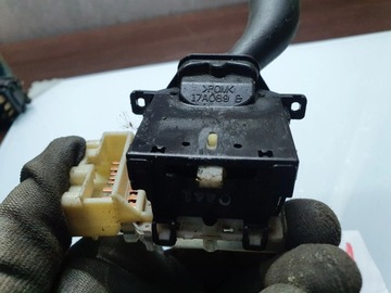 MAZDA PREMACY 2000 MINCE / PŘEPÍNAČ SMĚROVKA