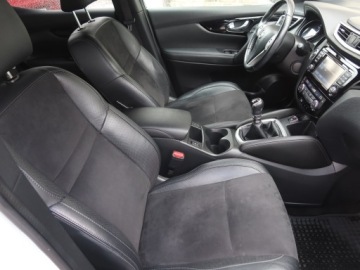 Nissan Qashqai II Crossover 1.2 DIG-T 115KM 2016 Nissan Qashqai 1.2 DIG-T, Salon Polska, zdjęcie 8