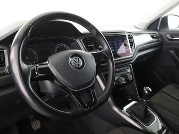 Volkswagen T-Roc I SUV 1.0 TSI 115KM 2018 Volkswagen T-Roc navi klima auto grzane fotele, zdjęcie 13