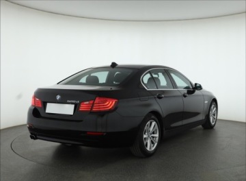 BMW Seria 5 F10-F11 Limuzyna Facelifting 520d 190KM 2015 BMW 5 520d, 187 KM, Xenon, Bi-Xenon, Klima, zdjęcie 4