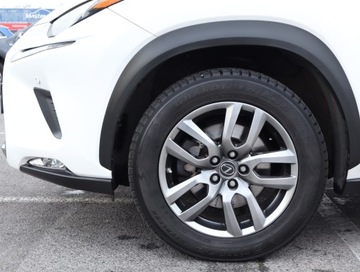 Lexus NX I SUV Facelifting 300h 197KM 2019 Lexus NX 300h, Salon Polska, Serwis ASO, 4X4, zdjęcie 14