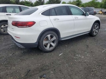 Mercedes GLC C253 2021 Mercedes-Benz GLC Coupe 300, 2021r., 4x4, 2.0L 2.0 Benzyna 255KM, zdjęcie 2