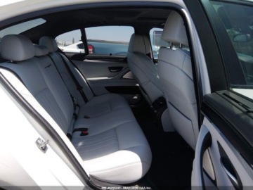 BMW Seria 5 F10-F11 2013 BMW M5 2013. 4.4 Benzyna 553KM, zdjęcie 13