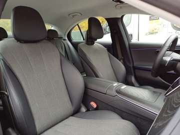 Mercedes Klasa E W214 Sedan 2.0 220d 197KM 2024 Mercedes-Benz E 220, zdjęcie 26