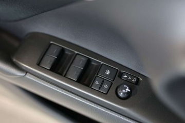 Toyota Camry IX Sedan 2.5 Hybrid Dynamic Force 218KM 2023 Toyota Camry 2.5 Hybrid Comfort CVT 2.5 Hybryda 218KM, zdjęcie 19