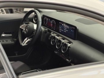 Mercedes CLA C118/X118 Coupe Facelifting 1.3 200 163KM 2024 Mercedes-Benz CLA 200 7G-DCT / LED / Kamera / CarP, zdjęcie 35