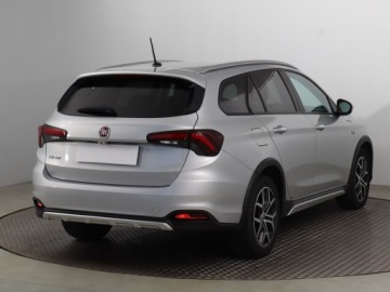 Fiat Tipo II Hatchback Facelifting 1.6 MultiJet 130KM 2022 Fiat Tipo 1.6 MultiJet, Salon Polska, zdjęcie 4