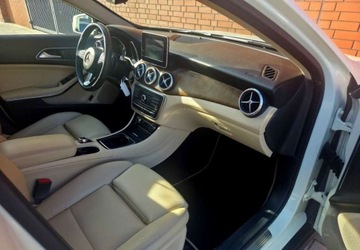 Mercedes GLA I Off-roader 2.0 250 211KM 2017 Mercedes-Benz GLA Mercedes-Benz GLA 250 4Matic 7G-DCT AMG Line 2.0 Benzyna, zdjęcie 5