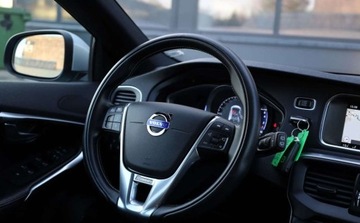 Volvo V40 II Cross Country 2.0 T3 DRIVE-E 152KM 2016 Volvo V40 Volvo V40 T3 RDesign 2.0 Benzyna 152KM, zdjęcie 20