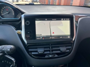 Peugeot 2008 I SUV Facelifting 1.2 PureTech 110KM 2019 Peugeot 2008 1.2 benzyna 110 KM automat kamera zarej w PL mozliwa zam, zdjęcie 10