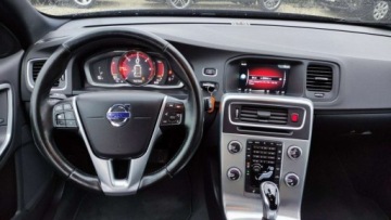 Volvo V60 I Kombi Facelifting 2.0 D4 DRIVE-E 190KM 2016 Volvo V60 2.0D 190 kM Klima Grzana Kanapa Skora Navi Bluetooth Xenon GWARA, zdjęcie 29