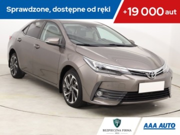 Toyota Corolla XI Sedan Facelifting 1,6 Valvematic 132KM 2017 Toyota Corolla 1.6 Valvematic, Salon Polska