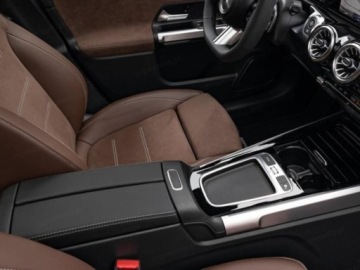 Mercedes GLB SUV 2.0 200d 150KM 2025 MERCEDES-BENZ GLB 200 d AMG Line Suv 2.0 (150KM) 2025, zdjęcie 5