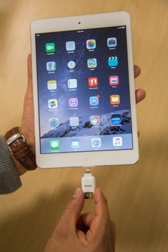 Устройство чтения карт памяти Lexar MicroSD Lightning Reader