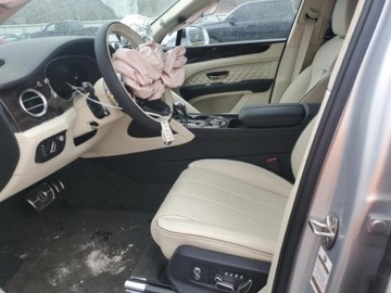 Bentley Bentayga 2023 Bentley Bentayga 2023, od ubezpieczalni 4.0 Benzyna 542KM, zdjęcie 6