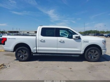 Ford 2023 Ford F150 LIGHTNING LARIAT, 2023r., 4x4, Elektryczny 580KM, zdjęcie 4