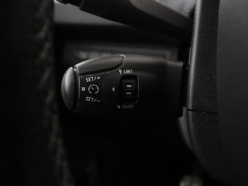 Peugeot 2008 I SUV Facelifting 1.2 PureTech 110KM 2017 Peugeot 2008 1.2 Benzyna Crossway Panorama Navi, zdjęcie 30