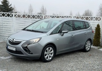 Opel Zafira C Tourer 2.0 CDTI ECOTEC 130KM 2013 Opel Zafira Opel Zafira Tourer 2.0 CDTI Edition 2.0 Diesel 130KM