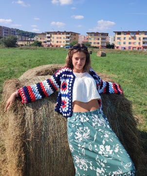 Sweterek handmade boho hippie na szydełku