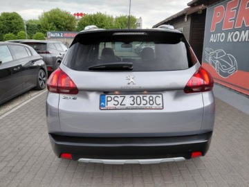 Peugeot 2008 I SUV Facelifting 1.2 PureTech 130KM 2018 Peugeot 2008 Navi Kamera Panorama Klimatronik 1.2 Benzyna 130KM, zdjęcie 5
