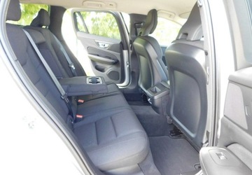 Volvo V60 II  Kombi 2.0 D3 150KM 2020 Volvo V60 z Gwarancja Model 2021r 2.0 Diesel 150KM, zdjęcie 9