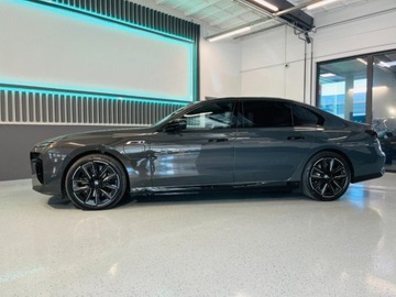 BMW Seria 7 G70 Sedan Plug-In 3.0 M60e 571KM 2025 BMW Seria 7 M760e xDrive Sedan 3.0 (571KM) 2025, zdjęcie 5