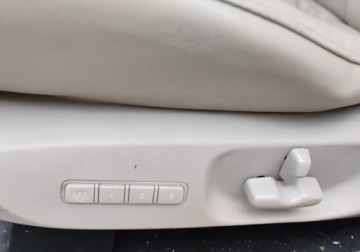 Mazda CX-7 2010 Mazda CX-7 2010r, 2.2 Diesel. 4x4. Lekko uszkodzony lewy tyl. Jezdzi., zdjęcie 21