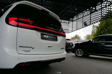 Chrysler Pacifica II 3.6 V6 Hybrid 264KM 2022 Chrysler Pacifica 3.6LHybrydaWersjaS, FamilyCam Wentyl Cam360 RadarPanoram, zdjęcie 34