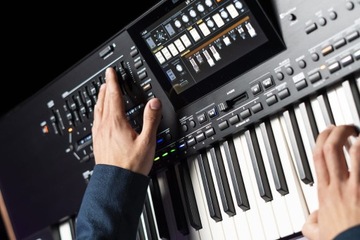 Профессиональный аранжировщик KORG PA5X 88 + чехол и оригинальный коврик