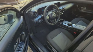 Mercedes Klasa A W177/V177 Hatchback 1.5 180d 116KM 2019 Mercedes-Benz Klasa A 1,5 diesel 116 KM NAVI automat OPLACONY 94 tys km, zdjęcie 5