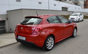 Alfa Romeo Giulietta Nuova II Hatchback 5d 1.4 TB 16v Mair 170KM 2011 Alfa Romeo Giulietta 1,4T (170KM) Salon PL 145 tys. km 1.4 Benzyna 170KM, zdjęcie 3