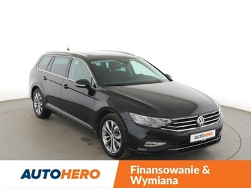 Volkswagen Passat B8 Variant 2.0 TDI BlueMotion SCR 150KM 2019 Volkswagen Passat navi czujniki parkowania, zdjęcie 9