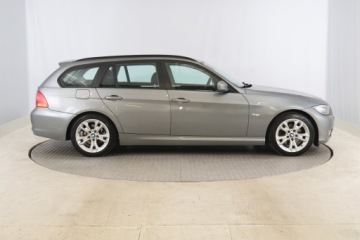 BMW Seria 3 E90-91-92-93 Touring E91 2.0 318d 143KM 2011 BMW 3 318 d, Xenon, Klima, Klimatronic, Tempomat, zdjęcie 5
