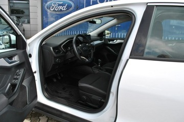 Ford Focus IV Hatchback 1.5 EcoBlue 95KM 2019 Ford Focus TrendEdition 1,5 EcoBlue 95KM ASO Gwar, zdjęcie 11