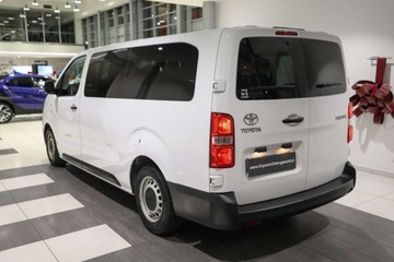 Toyota 2022 Toyota Proace Verso Proace Verso 9 osobowy 2.0 D-4D Long 2,8t 2.0 Diesel, zdjęcie 3
