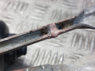 MECHANIZMUS STĚRAČE + MOTOREK PŘEDNÍ COROLLA VERSO I 85110-13100