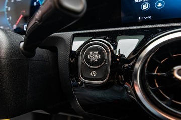 Mercedes Klasa A W177/V177 2021 MERCEDES-BENZ A Klasa A 180 7G-DCT 1.3 136KM 2021, zdjęcie 16