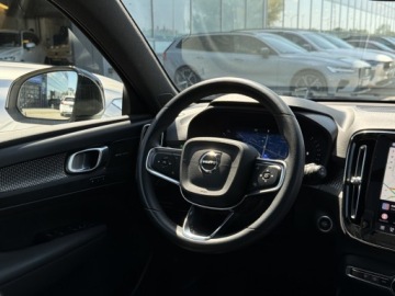 Volvo XC40 Crossover Facelifting 2.0 B3 163KM 2023 Volvo XC 40 XC40 B3 Ultimate Dark aut, Salon PL, F, zdjęcie 10