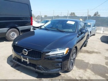 Volvo S60 III 2024 Volvo S60 B5 PLUS DARK THEME 2024, od ubezpieczalni 2.0 Benzyna 247KM, zdjęcie 1