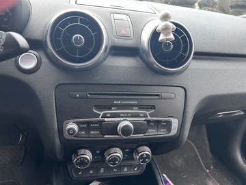 Audi A1 I Hatchback 3d 1.4 TFSI 122KM 2011 Audi A1 3-drzwiowe S line Sportback S tronic 1.4 Benzyna 122KM, zdjęcie 12